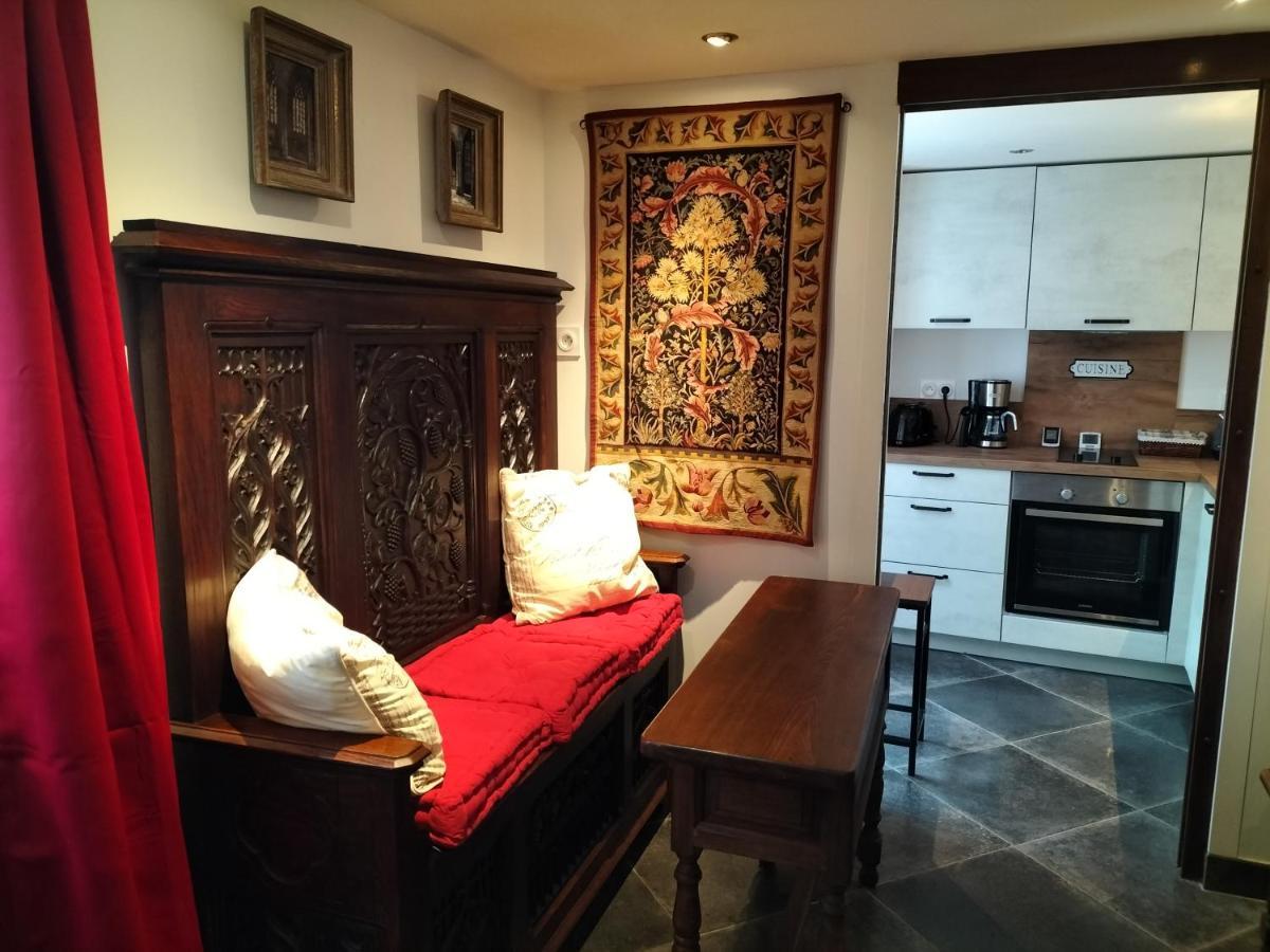 L'Escapade Medievale ฟูแฌร์ ภายนอก รูปภาพ